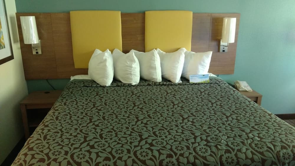 Days Inn by Wyndham Ashland gallery photo in Ashland, KY — image 26