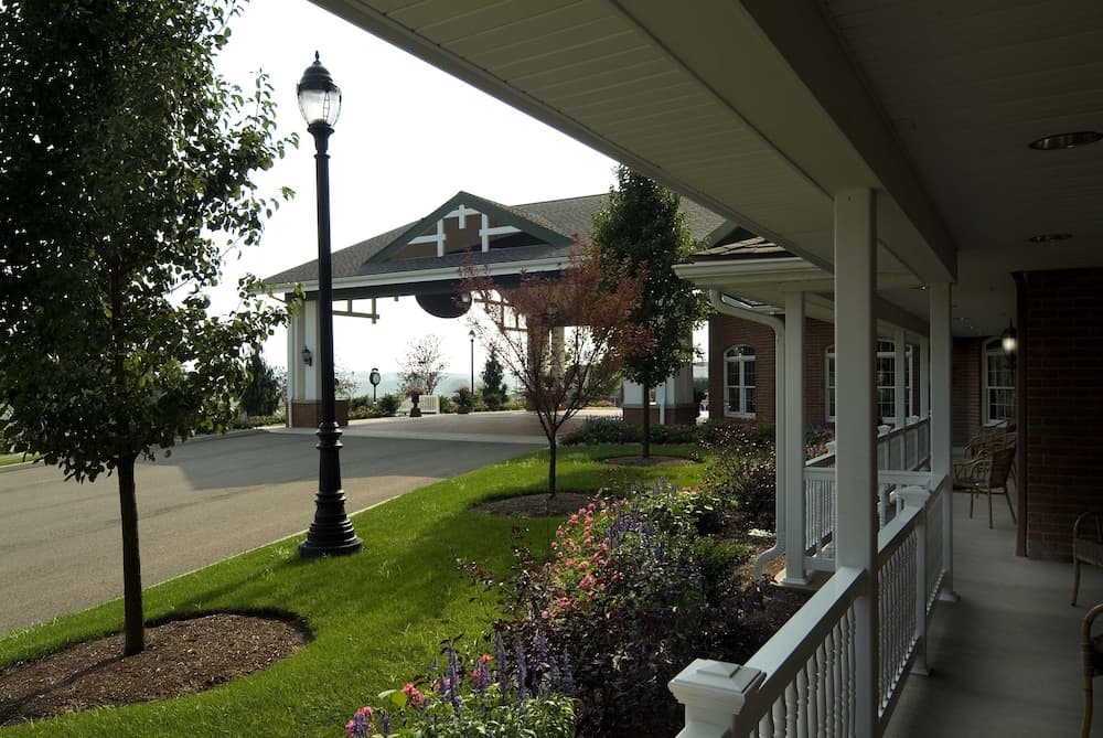 Carlisle Inn Sugarcreek exterior or lobby in Sugarcreek, OH — main listing photo