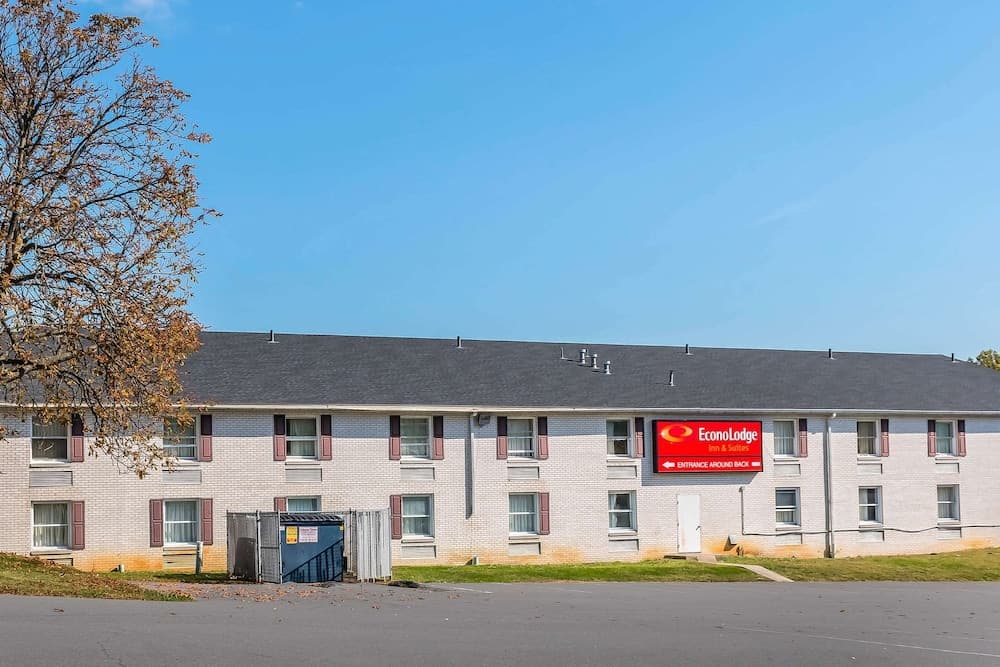 Econo Lodge Reading Airport gallery photo in Reading, PA — image 41