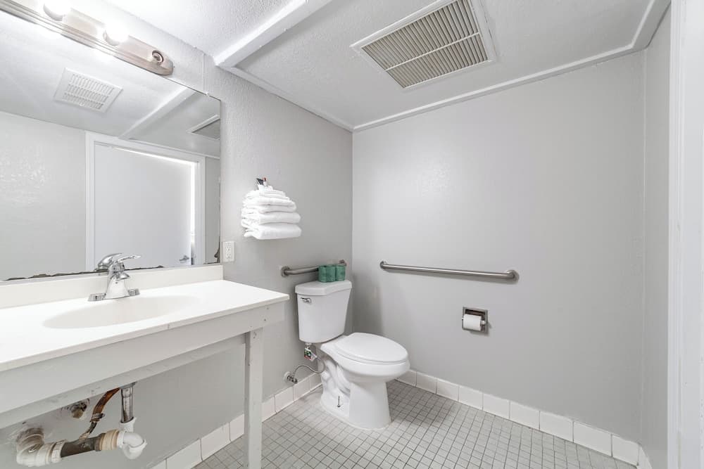 Extended Stay by Welcome INN interior in Blue Springs, MO — gallery photo 2