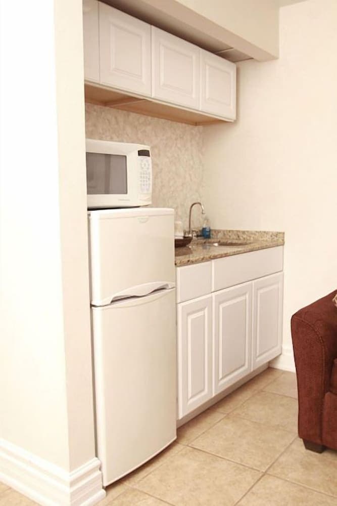 Beachfront Resort gallery photo in Port Clinton, OH — image 8