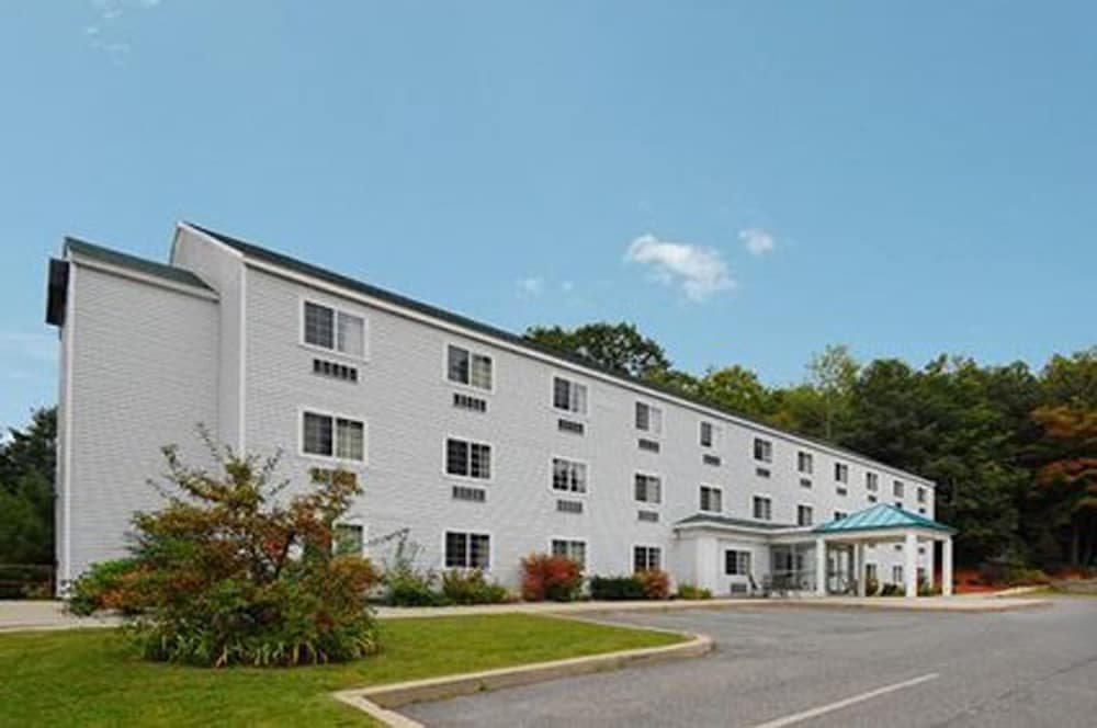 Holiday Inn Express & Suites Pittsfield - Berkshires by IHG featured exterior or lobby in Pittsfield, MA — similar hotel