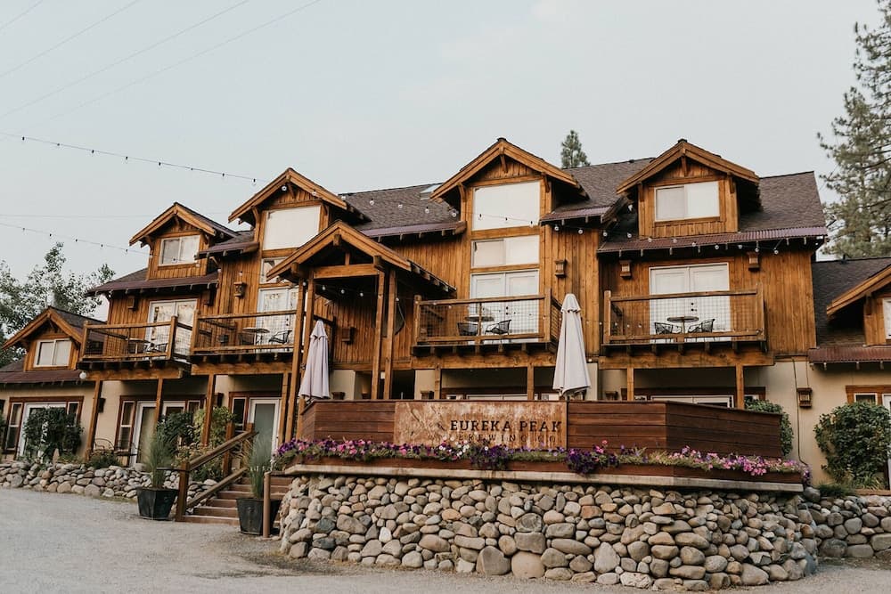 Chalet View Lodge featured exterior or lobby in Portola, CA — similar hotel