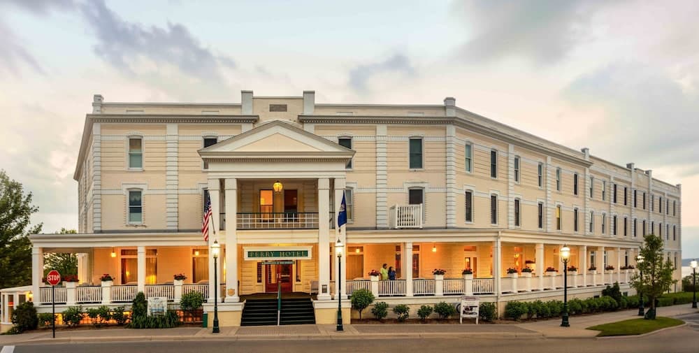 Perry Hotel featured exterior or lobby in Petoskey, MI — similar hotel