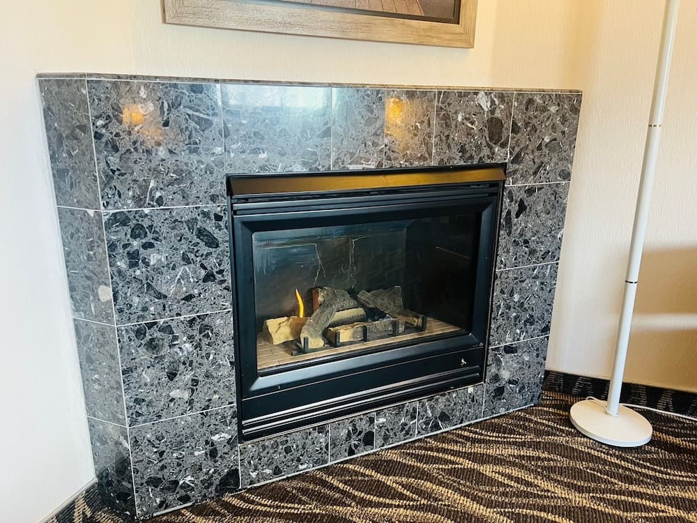 America's Best Value Inn Sandpoint interior in Sandpoint, ID — gallery photo 2