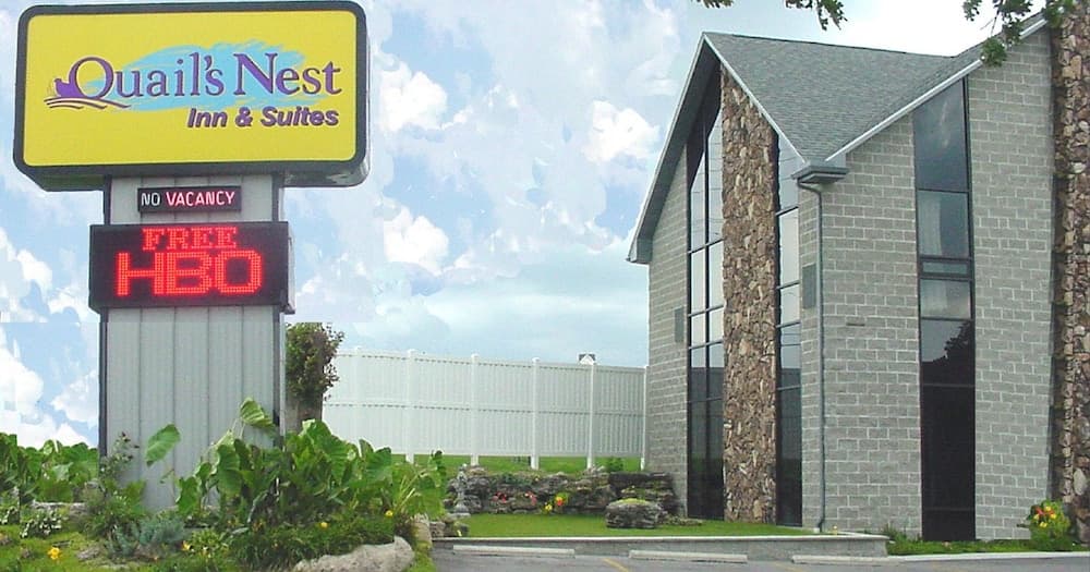 Quails Nest Inn and Suites — hotel in Osage Beach, Missouri