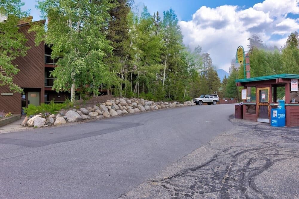 Wild Irishman 2 bed 2 bath Sleeps 9 WIBH interior in Keystone, CO — gallery photo 2