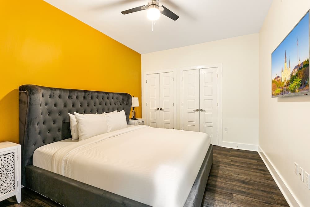 Gorgeous 4BR Condo Steps to FQ property views in New Orleans, LA — gallery photo 3