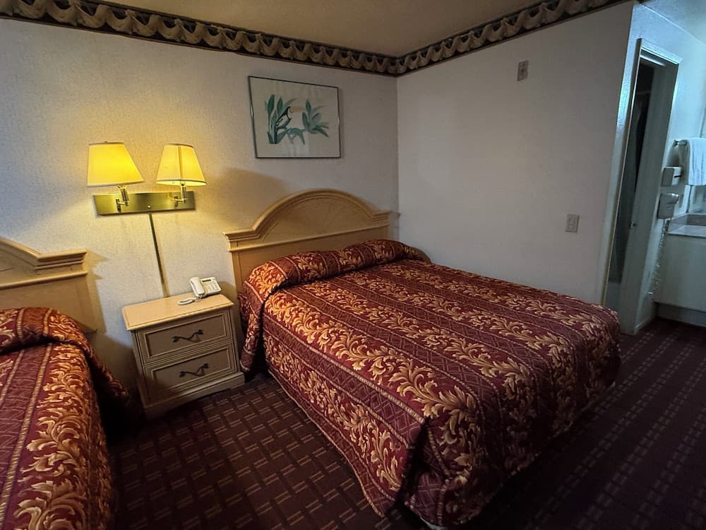 New Budget Inn gallery photo in Victorville, CA — image 6
