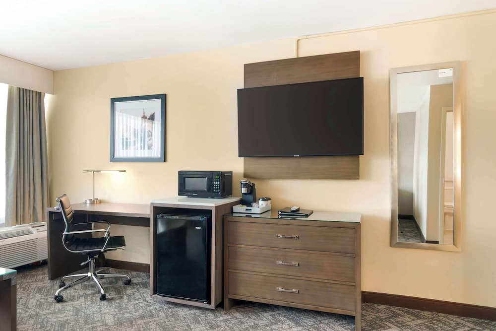 Best Western Plus Kansas City Sports Complex Hotel gallery photo in Kansas City, MO — image 18