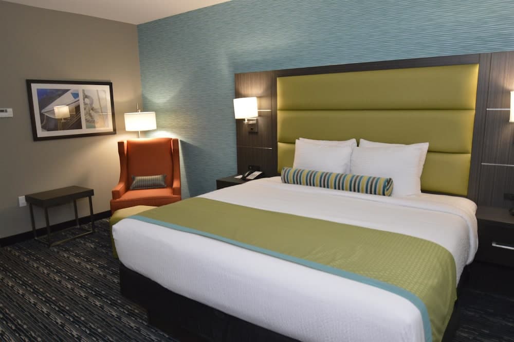 Holiday Inn Express And Suites Pasadena Houston Southeast by IHG gallery photo in Pasadena, TX — image 30