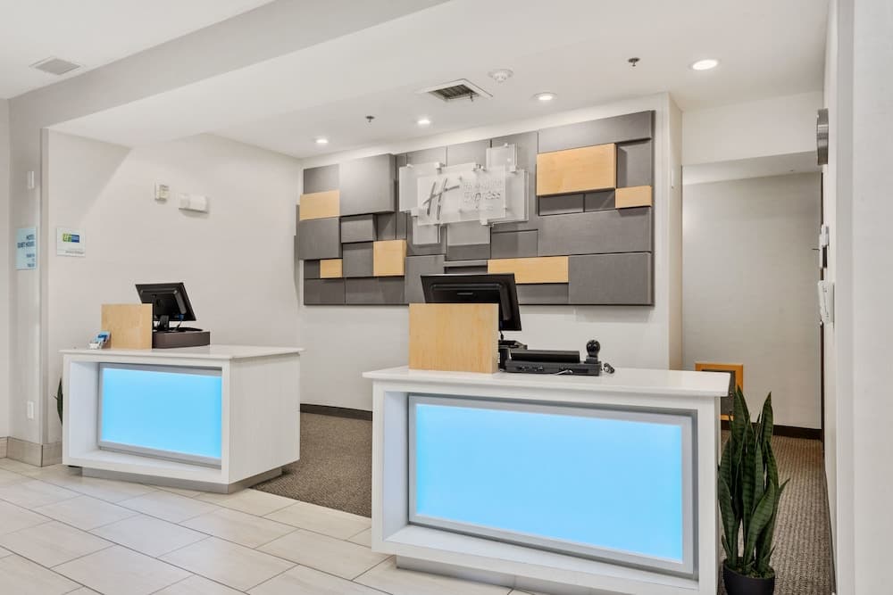 Holiday Inn Express Hotel and Suites West Valley by IHG property views in West Valley City, UT — gallery photo 3