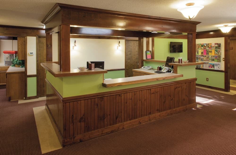 Club Wyndham Resort at Fairfield Mountains interior in Lake Lure, NC — gallery photo 2