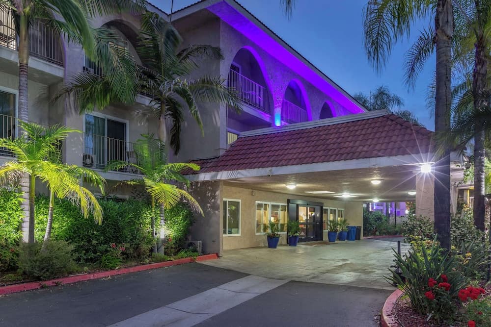 Comfort Inn Escondido San Diego North County featured exterior or lobby in Escondido, CA — similar hotel