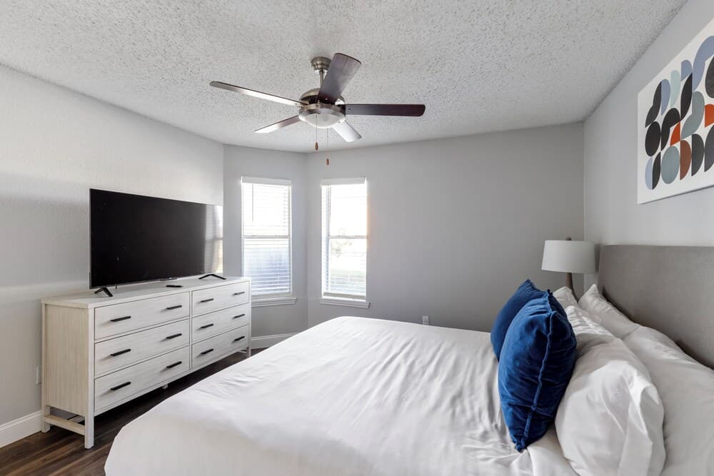 Landing Grand Prairie interior in Grand Prairie, TX — gallery photo 2