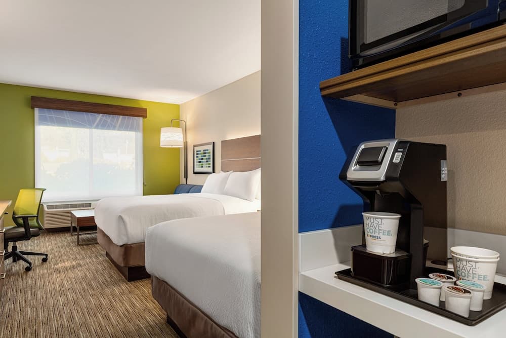 Holiday Inn Express & Suites Hayward - Castro Valley by IHG gallery photo in Hayward, CA — image 12