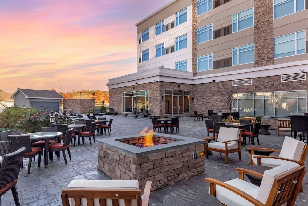 Cambria Hotel Manchester South Windsor gallery photo in South Windsor — image 24