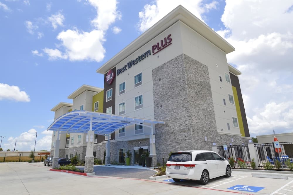 Holiday Inn Express And Suites Pasadena Houston Southeast by IHG featured exterior or lobby in Pasadena, TX — similar hotel