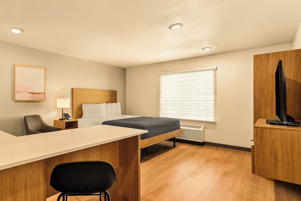 LivAway Suites Seattle-Renton gallery photo in Renton, WA — image 5