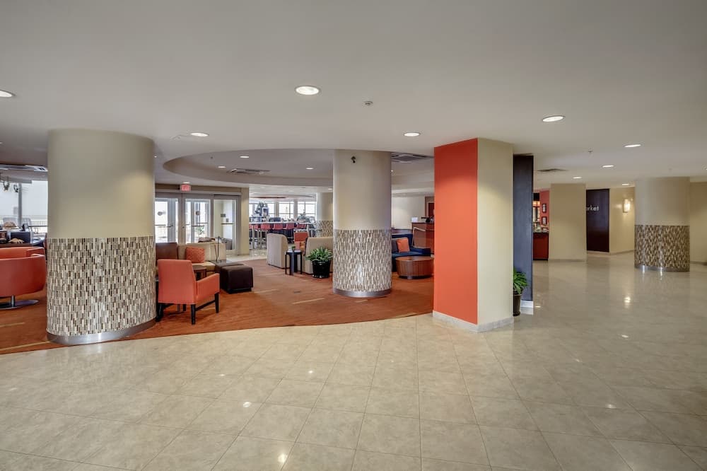 Courtyard by Marriott Jacksonville Beach Oceanfront interior in Jacksonville Beach, FL — gallery photo 2