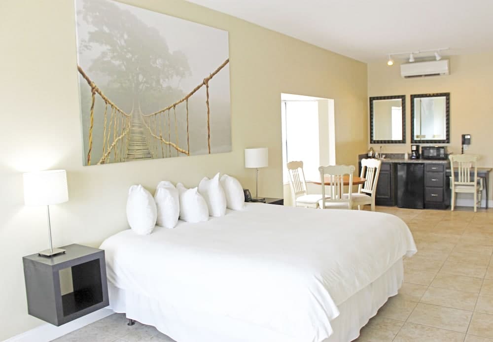 The Citrus on the Lake property views in Tavares, FL — gallery photo 3