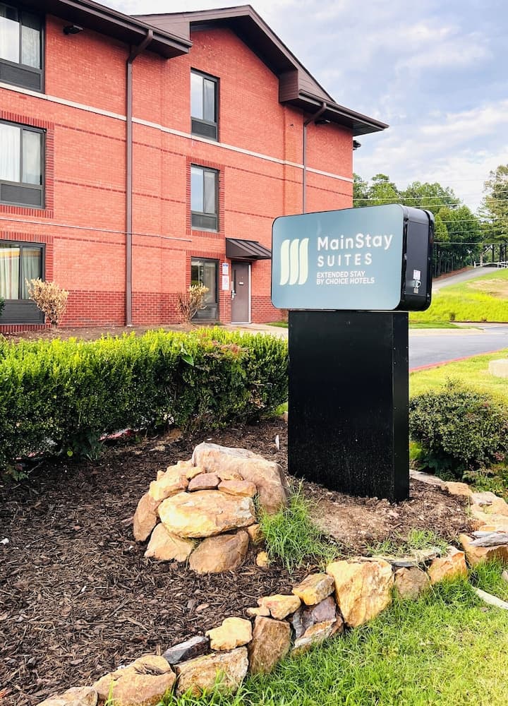 MainStay Suites Little Rock West Near Medical Centers property views in Little Rock, AR — gallery photo 3