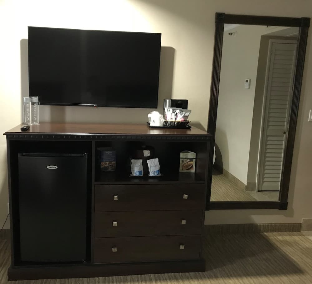 Coast Burbank Hotel gallery photo in Burbank, CA — image 42