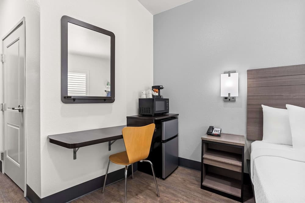 SureStay by Best Western Livingston Merced County gallery photo in Livingston, CA — image 6