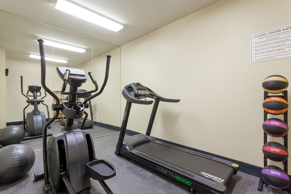 Days Inn by Wyndham Brooklyn Crown Heights property views in Brooklyn, NY — gallery photo 3