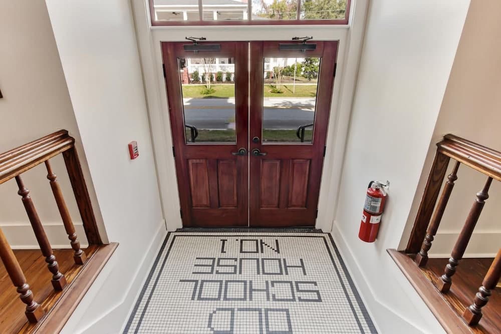 Amelia Schoolhouse Inn interior in Fernandina Beach, FL — gallery photo 2
