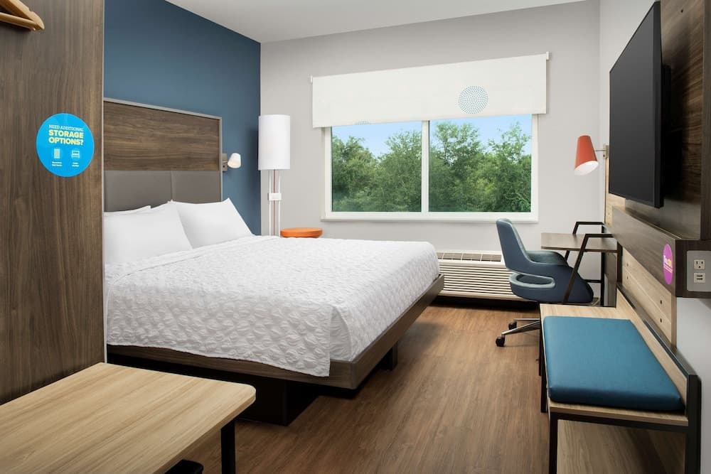 Tru By Hilton Orlando Convention Center Area, FL featured exterior or lobby in Orlando, FL — similar hotel