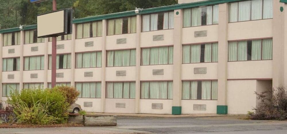 Schenectady Inn & Suites featured exterior or lobby in Schenectady, NY — similar hotel