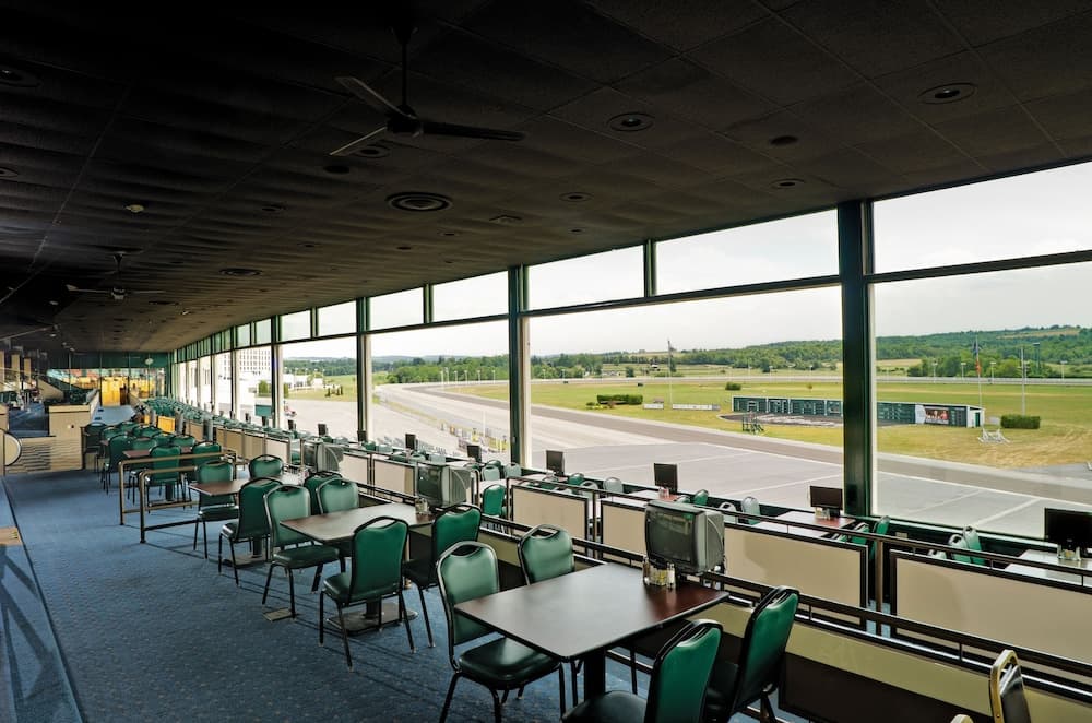 Vernon Downs Casino and Hotel gallery photo in Vernon — image 24