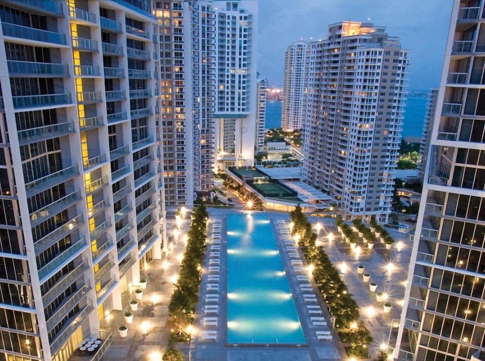Icon Brickell Luxury Residence property views in Miami, FL — gallery photo 3