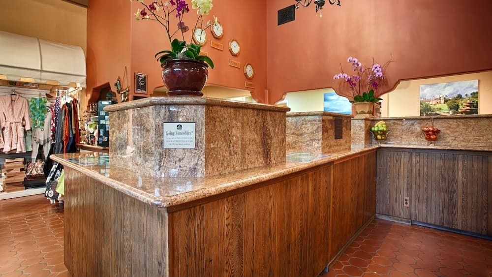 Best Western Plus Pepper Tree Inn property views in Santa Barbara, CA — gallery photo 3