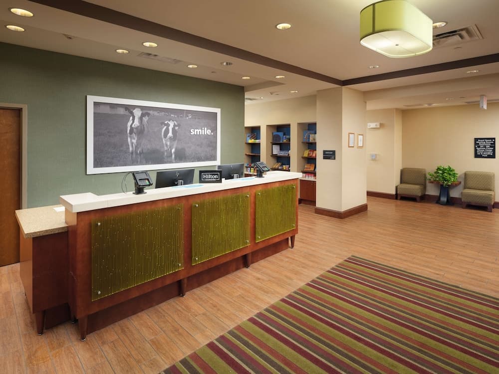 Hampton Inn Cleveland, TN interior in Cleveland, TN — gallery photo 2