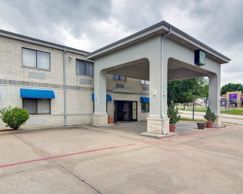 Quality Inn & Suites Grand Prairie South gallery photo in Grand Prairie, TX — image 21