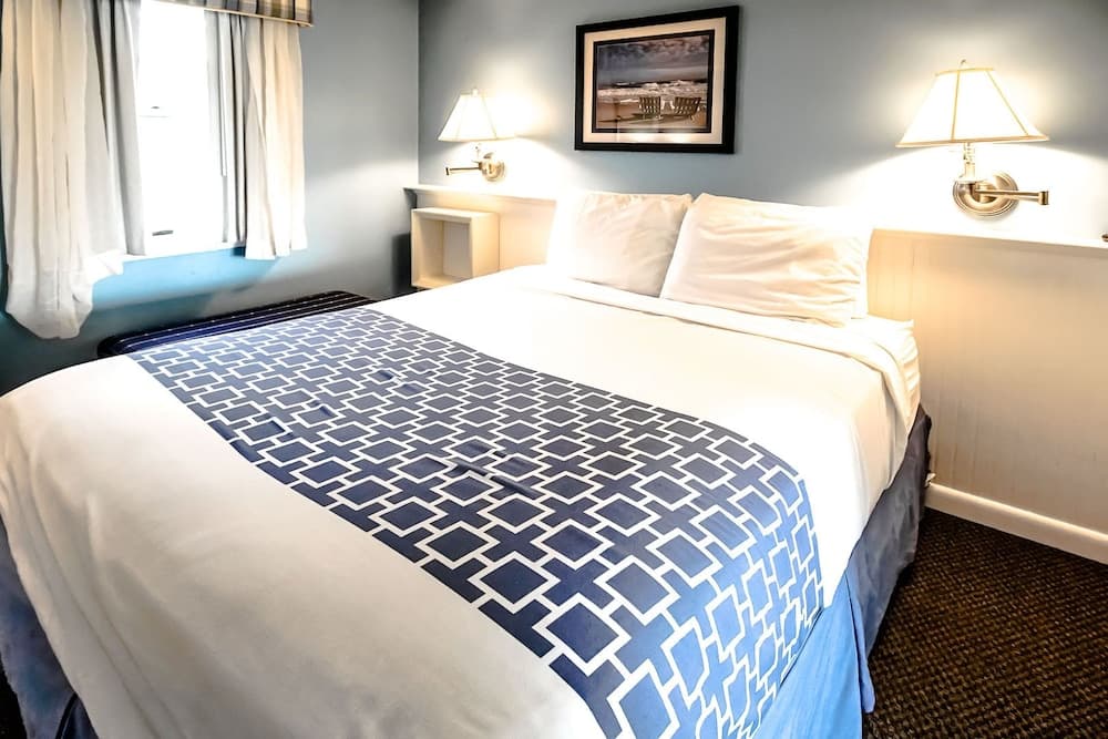 Seawinds II interior in Dennis Port, MA — gallery photo 2