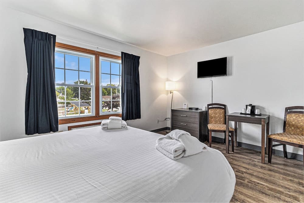 Snyder's Shoreline Inn gallery photo in Ludington, MI — image 167