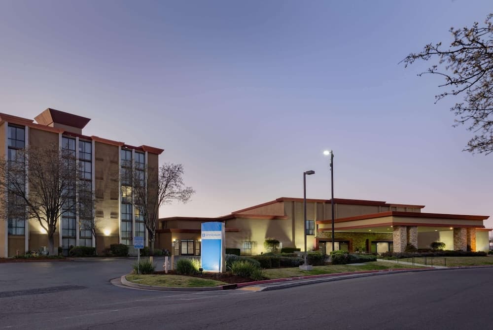Wyndham Sacramento featured exterior or lobby in Sacramento, CA — similar hotel