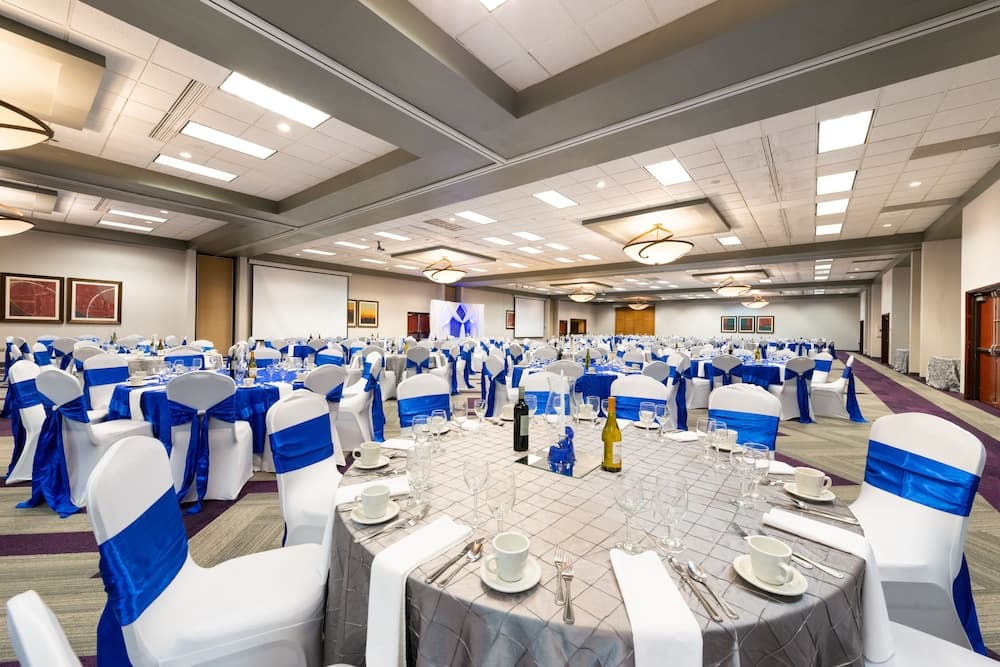 Holiday Inn Hotel & Suites Beaumont Plaza (I-10 & Walden) by IHG gallery photo in Beaumont, TX — image 27