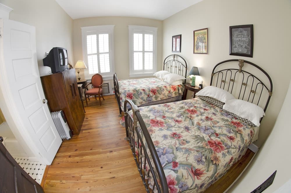 Riverview Hotel interior in St. Marys, GA — gallery photo 2