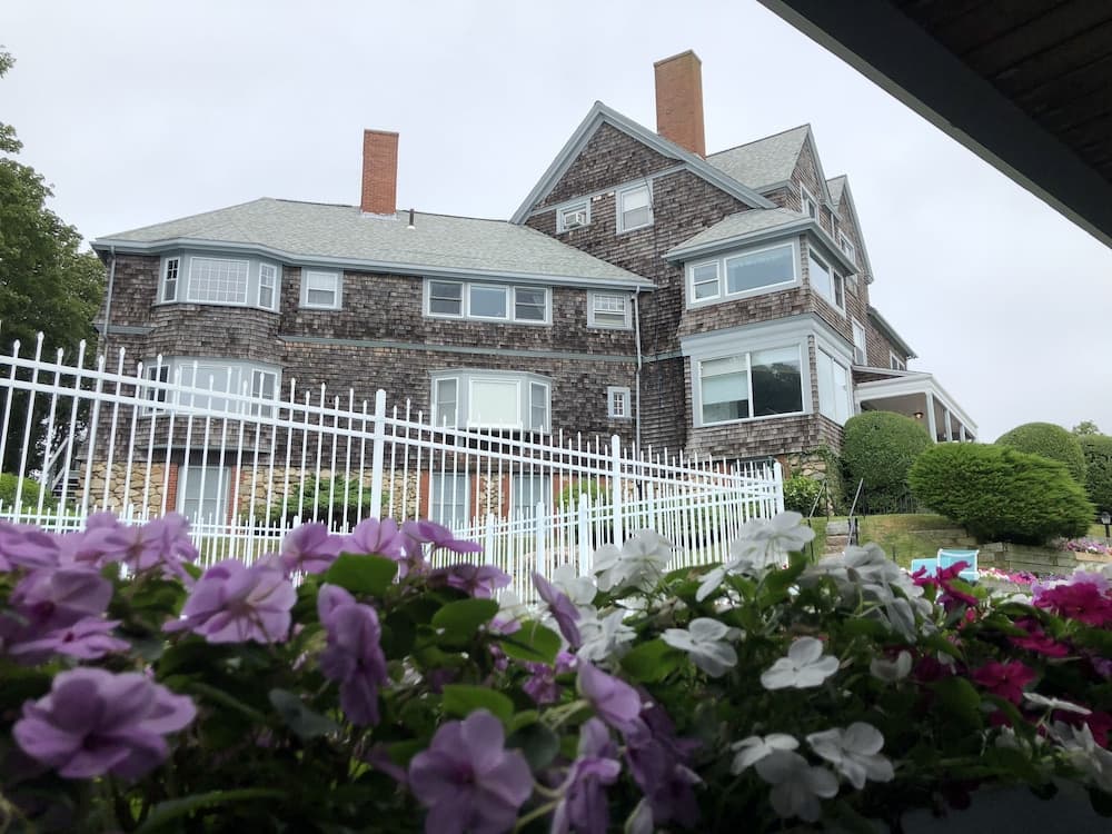 Sands of Time Motor Inn & Harbor House — hotel in Woods Hole, Massachusetts