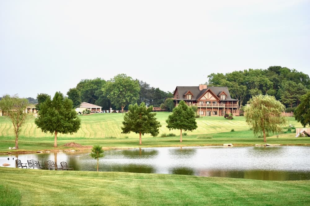 Rock Springs Retreat Center featured exterior or lobby in Castalian Springs, TN — similar hotel