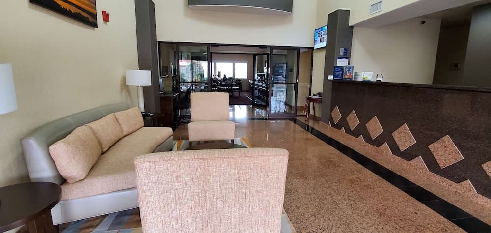 Best Western Executive Inn & Suites interior in Madisonville, TX — gallery photo 2