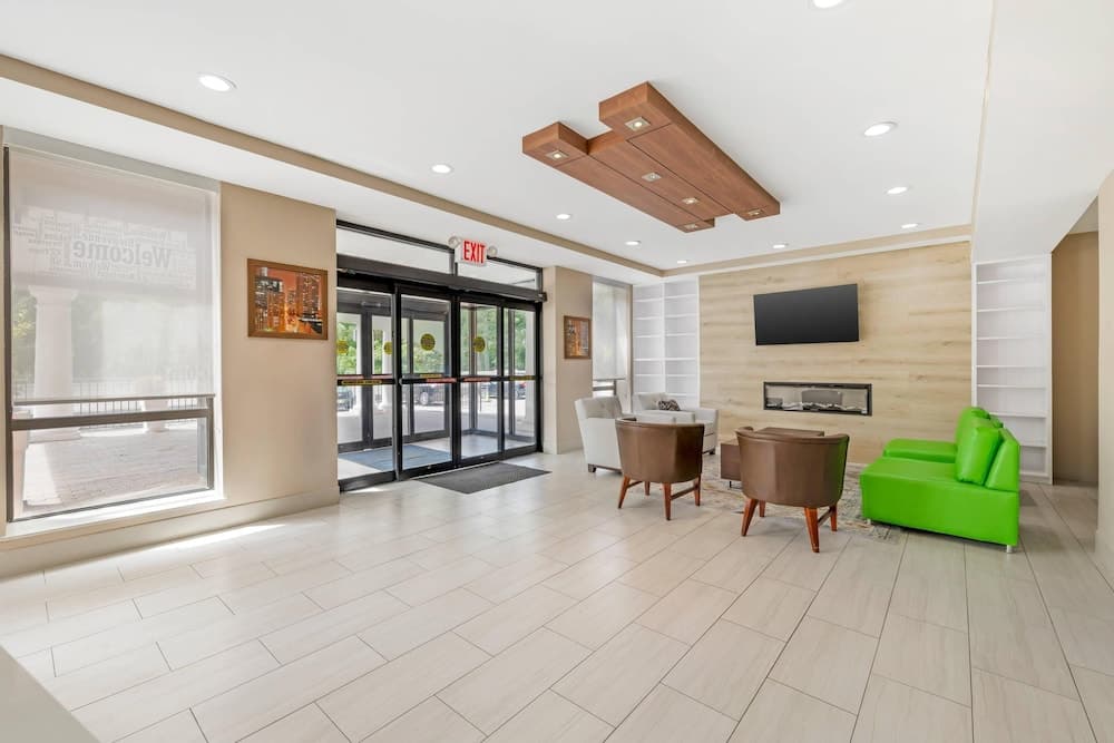 Country Inn & Suites by Radisson, Staten Island gallery photo in Staten Island, NY — image 11