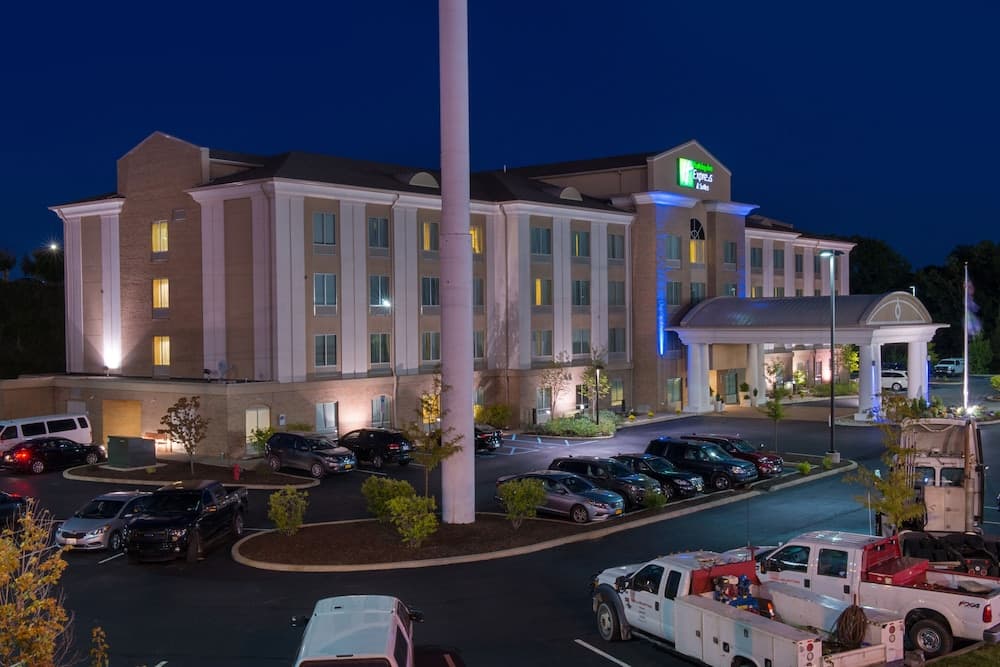 Holiday Inn Express Hotel and Suites Scranton by IHG gallery photo in Scranton, PA — image 16