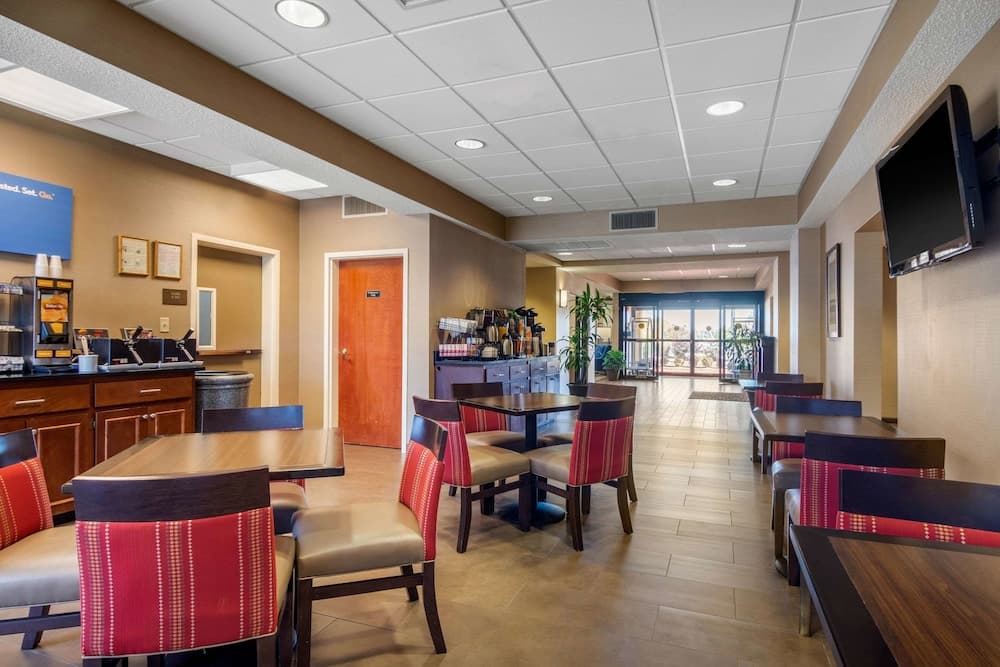 Comfort Inn & Suites LaGrange East gallery photo in LaGrange, GA — image 11