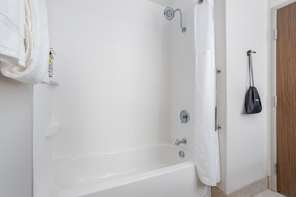 Holiday Inn Express & Suites Elkhart North by IHG gallery photo in Elkhart, IN — image 16
