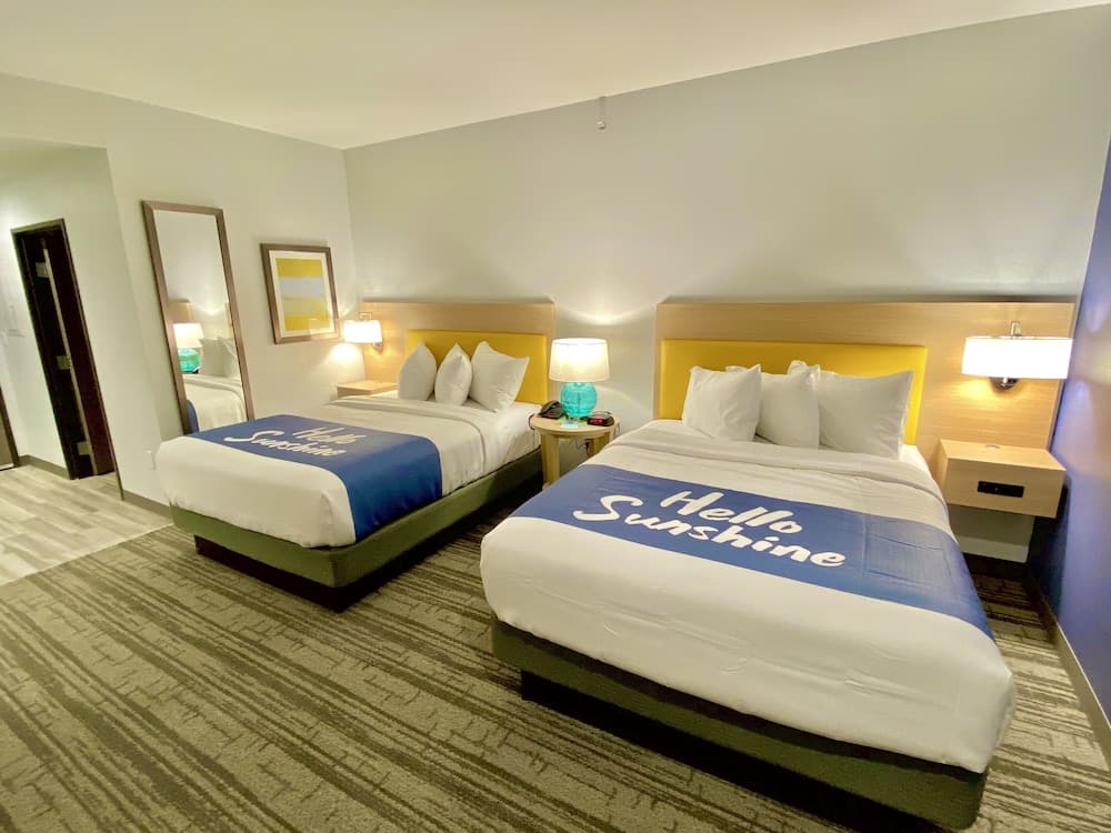 Days Inn & Suites by Wyndham Beaumont West / I-10 & Walden gallery photo in Beaumont, TX — image 53